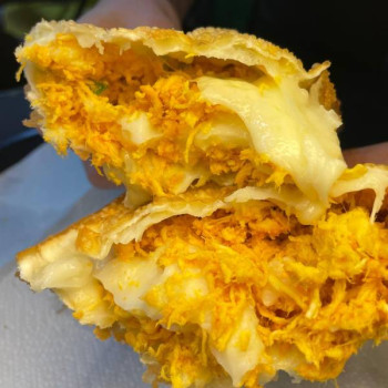 Pastel de Frango com Catupiry