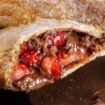 Pastel de Morango com Chocolate Preto